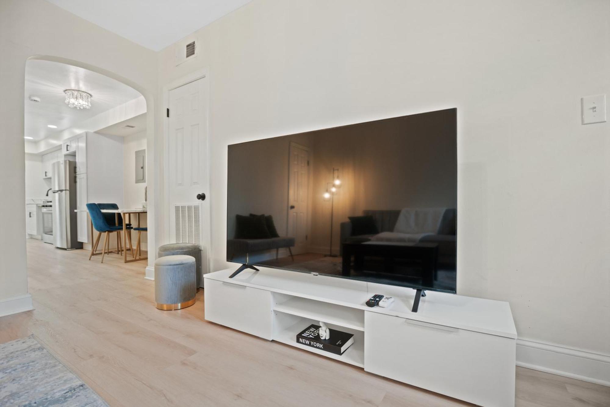 Apartment The Cozy District Den Washington