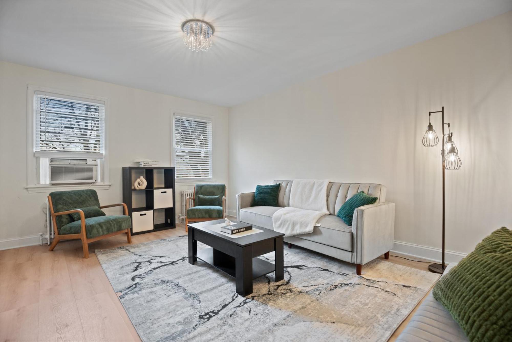 The Cozy District Den Apartment